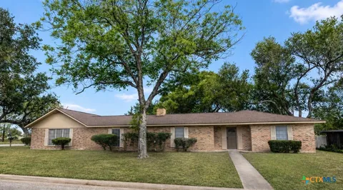 201 Oak Lane