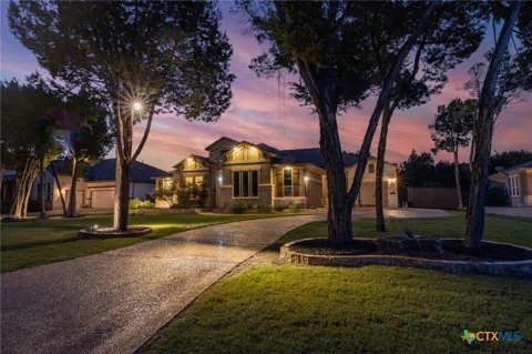965 Woodland Oaks
