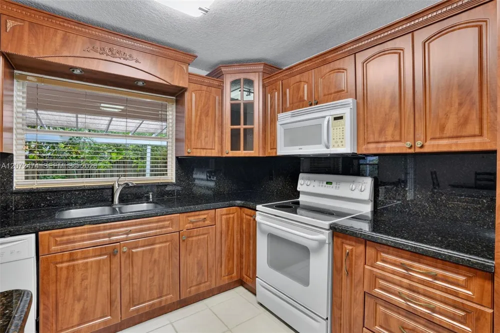 18253 SW 5th St Pembroke Pines, FL 33029