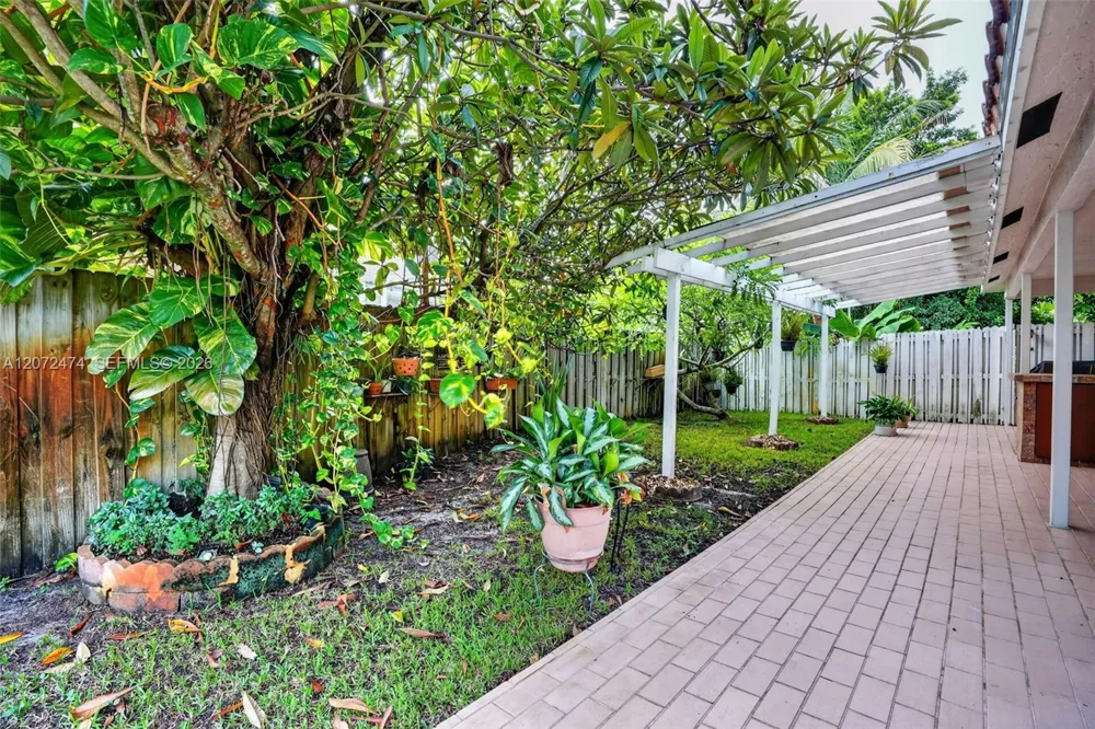 18253 SW 5th St Pembroke Pines, FL 33029