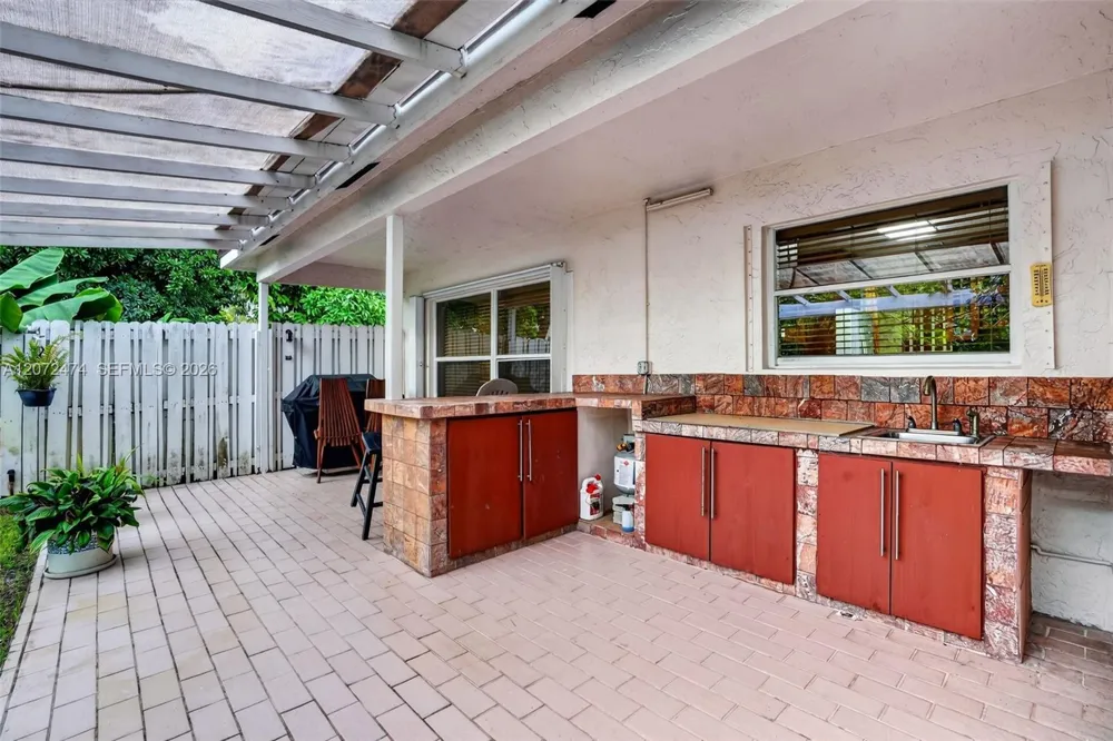 18253 SW 5th St Pembroke Pines, FL 33029