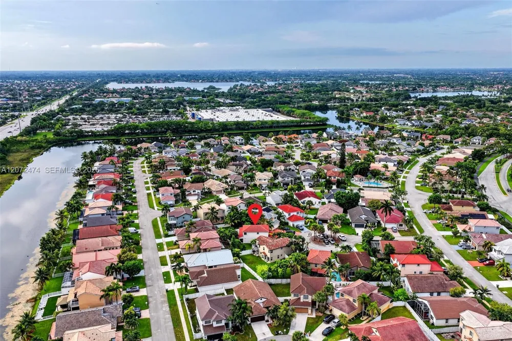 18253 SW 5th St Pembroke Pines, FL 33029