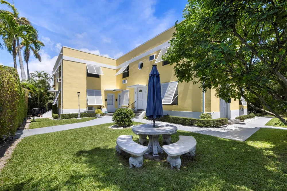 172 COUNTY ROAD #2 Palm Beach, FL 33480