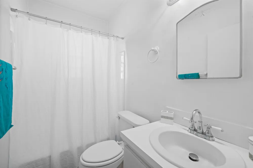 172 COUNTY ROAD #2 Palm Beach, FL 33480