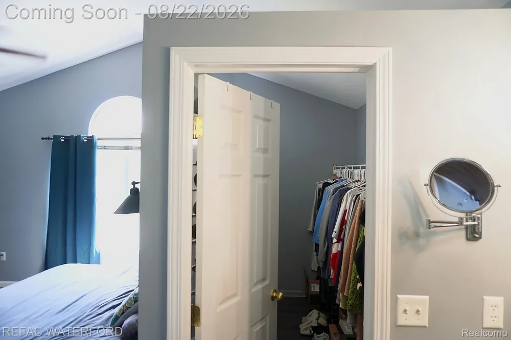 6473 Lake Meadow Drive Waterford Charter Township, MI 48327