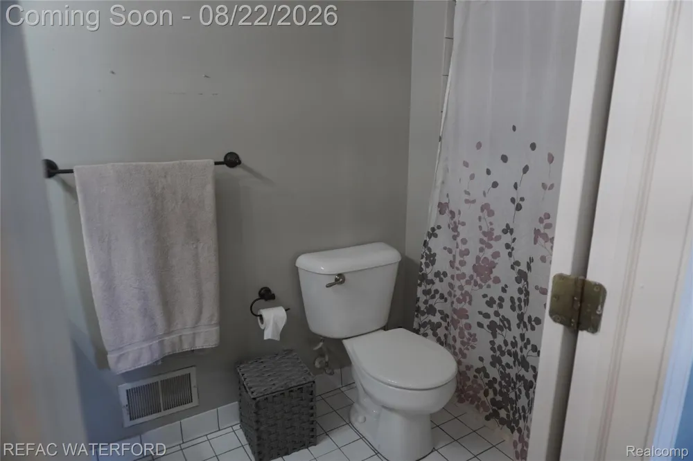 6473 Lake Meadow Drive Waterford Charter Township, MI 48327