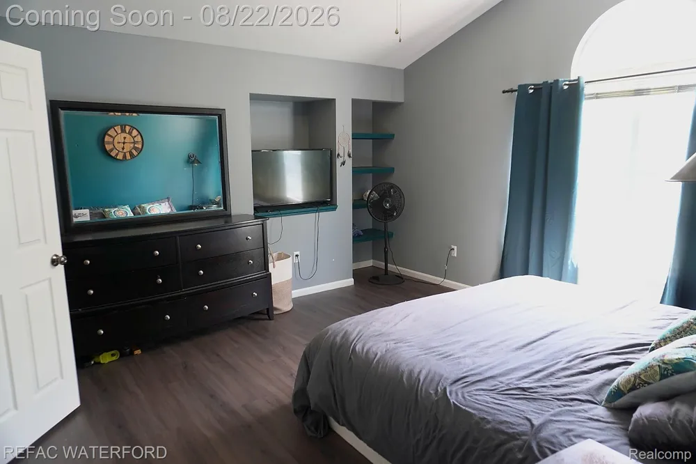 6473 Lake Meadow Drive Waterford Charter Township, MI 48327