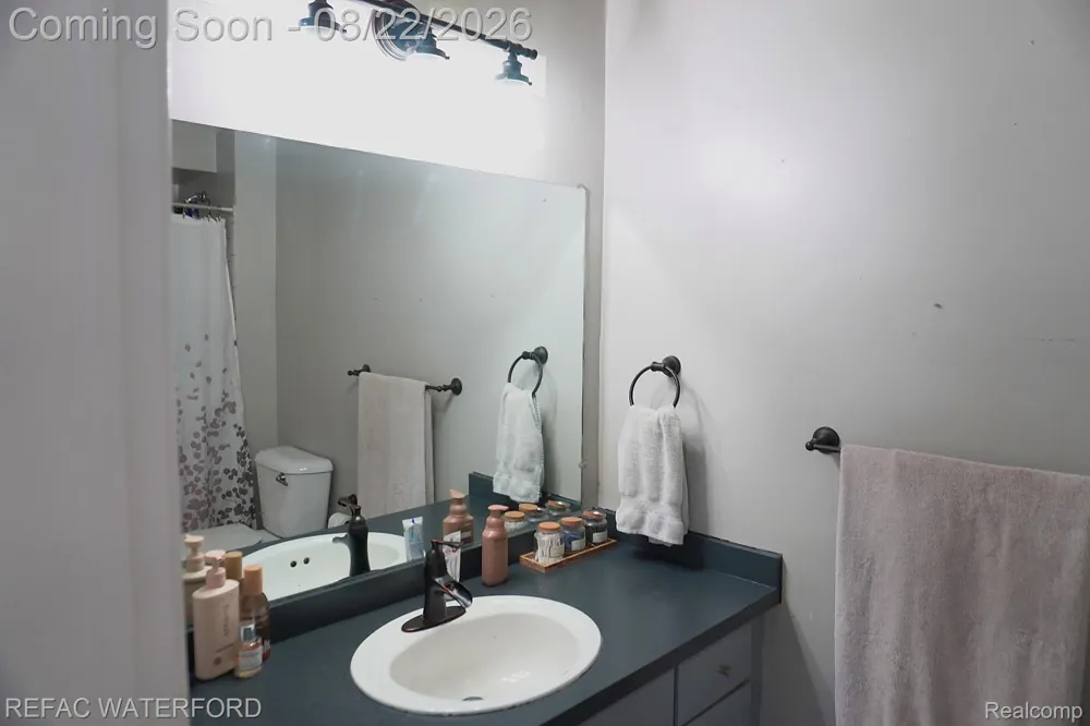 6473 Lake Meadow Drive Waterford Charter Township, MI 48327