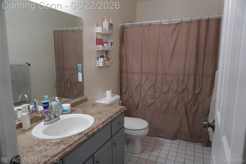 6473 Lake Meadow Drive Waterford Charter Township, MI 48327