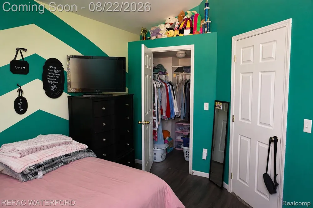 6473 Lake Meadow Drive Waterford Charter Township, MI 48327