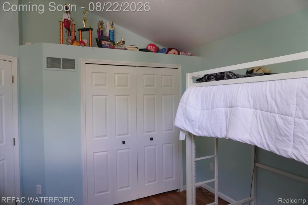 6473 Lake Meadow Drive Waterford Charter Township, MI 48327