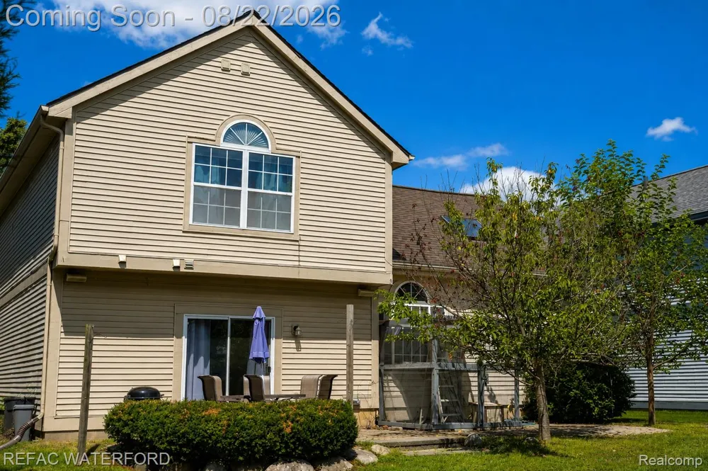 6473 Lake Meadow Drive Waterford Charter Township, MI 48327