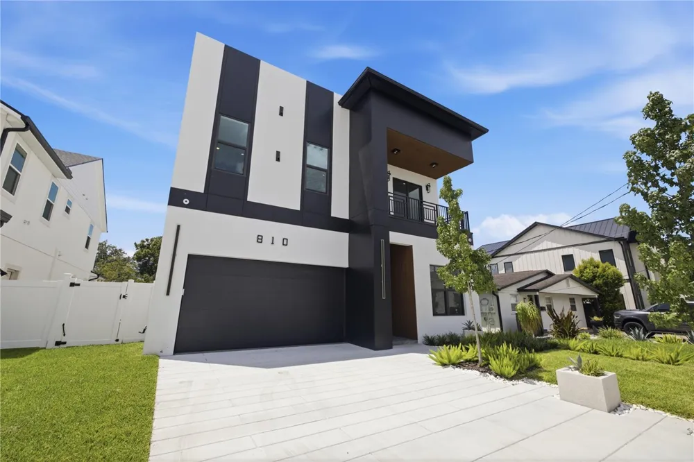 810 W BRADDOCK STREET Tampa, FL 33603