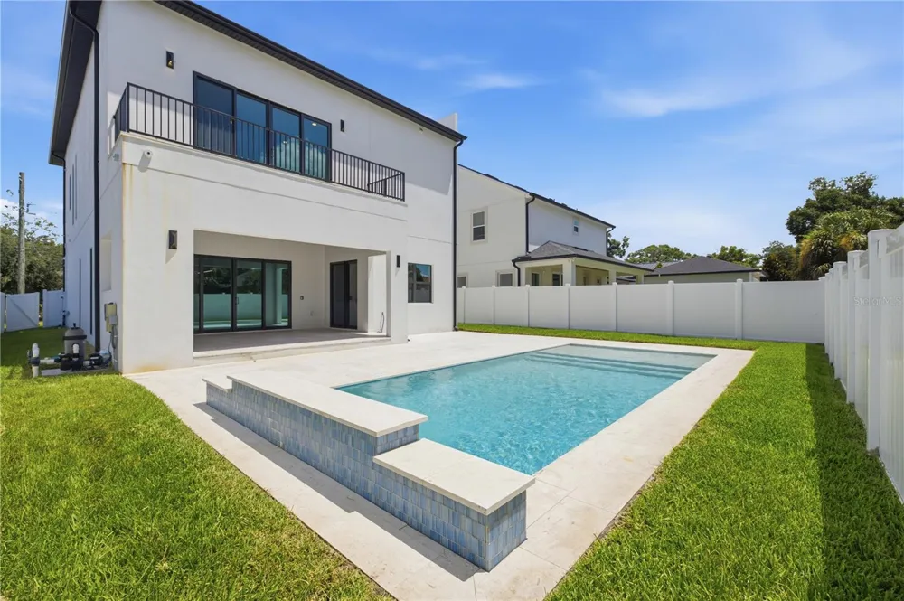 810 W BRADDOCK STREET Tampa, FL 33603