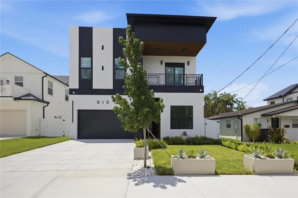 810 W BRADDOCK STREET Tampa, FL 33603