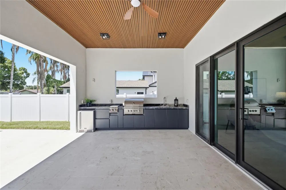 810 W BRADDOCK STREET Tampa, FL 33603