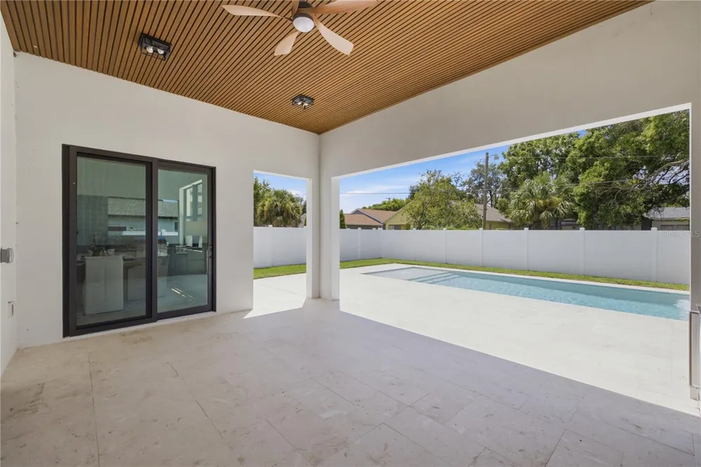 810 W BRADDOCK STREET Tampa, FL 33603