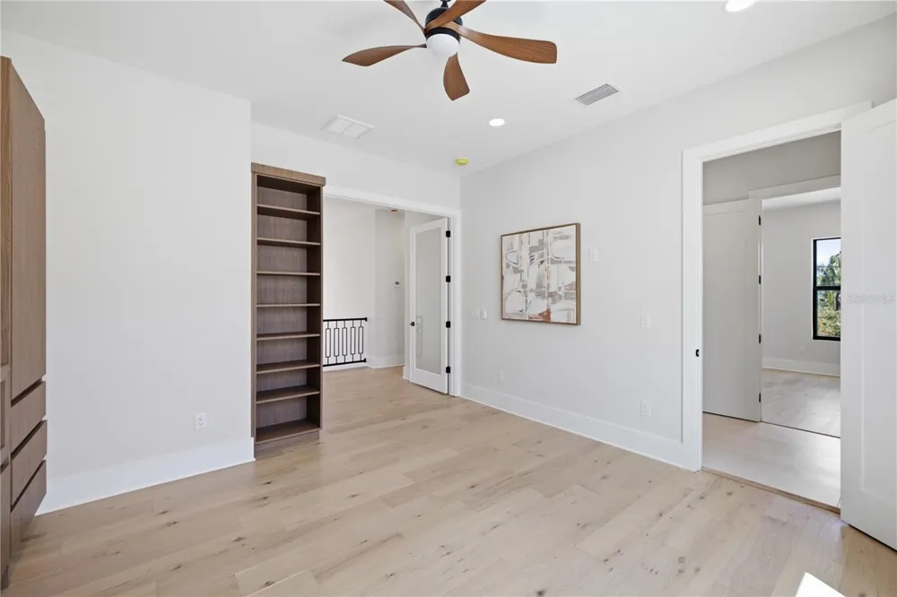 810 W BRADDOCK STREET Tampa, FL 33603