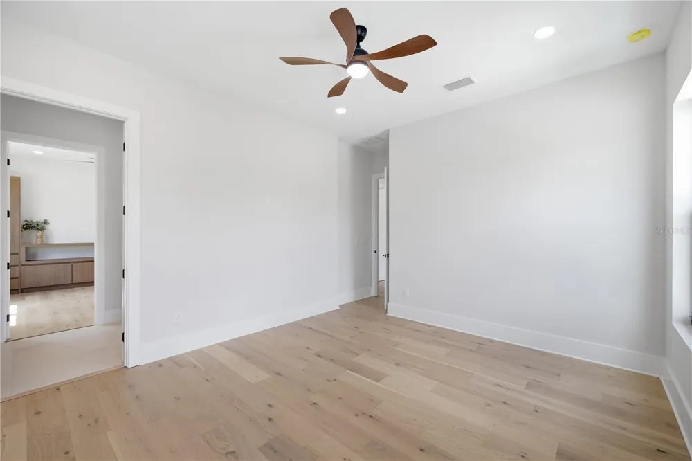 810 W BRADDOCK STREET Tampa, FL 33603