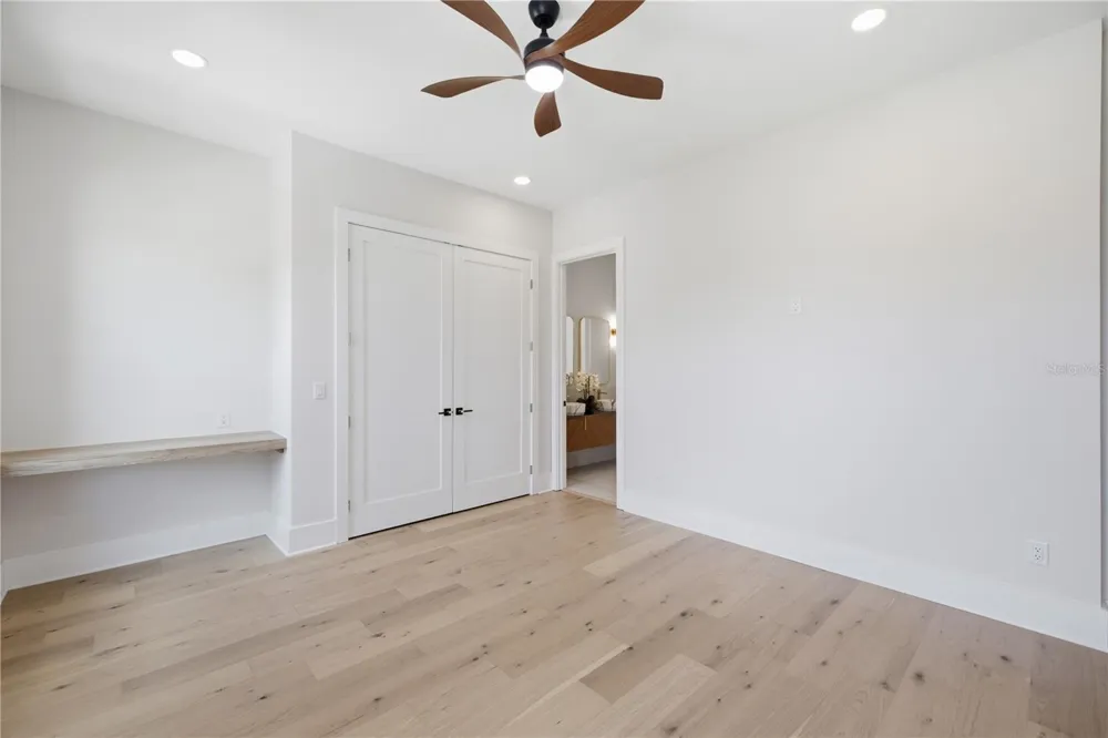 810 W BRADDOCK STREET Tampa, FL 33603