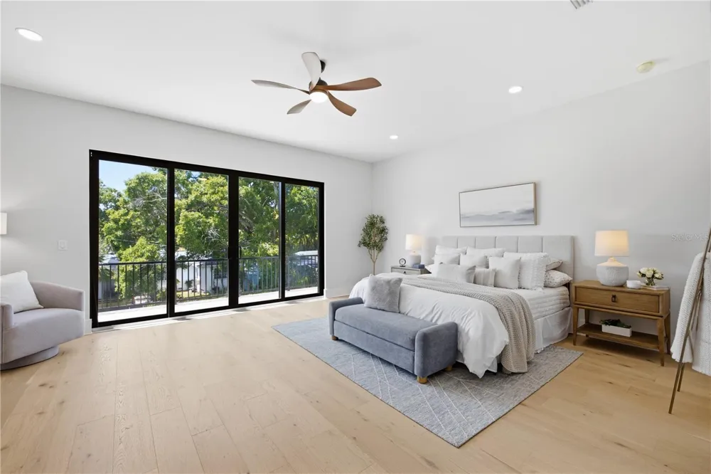 810 W BRADDOCK STREET Tampa, FL 33603