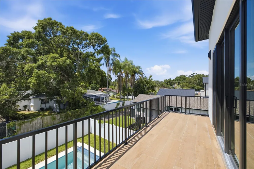 810 W BRADDOCK STREET Tampa, FL 33603