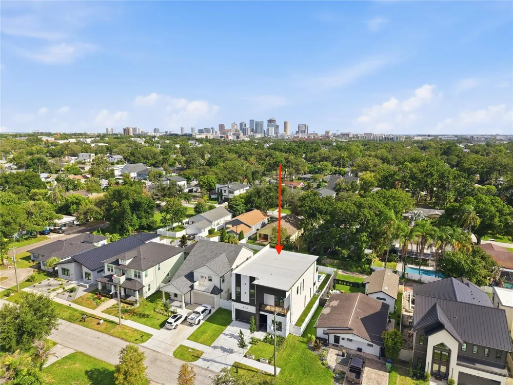 810 W BRADDOCK STREET Tampa, FL 33603