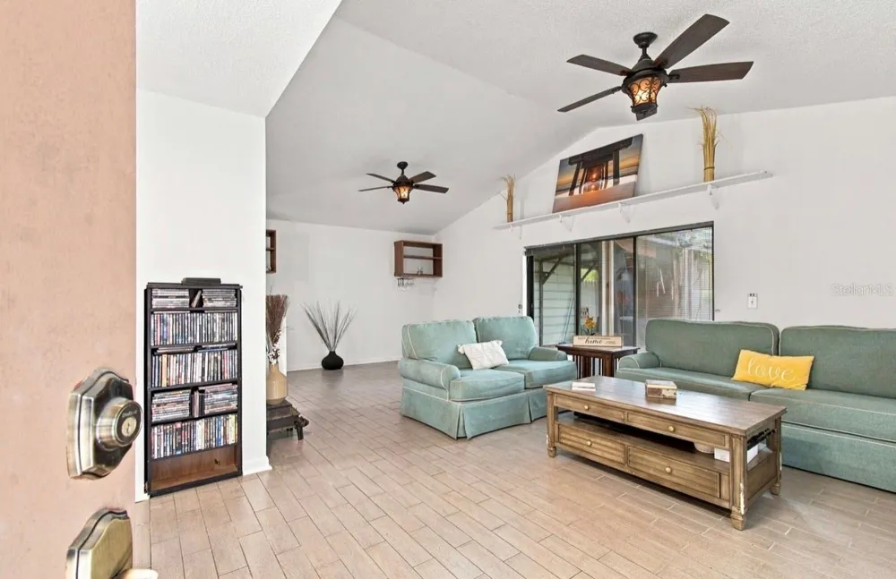 1932 GREGORY DRIVE Tampa, FL 33613