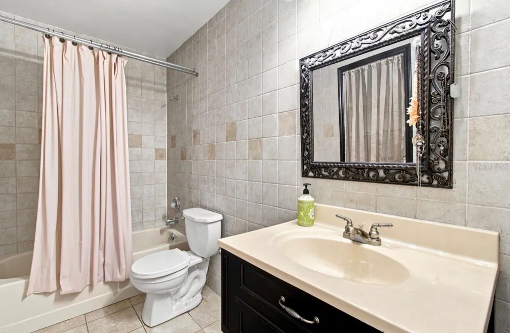 1932 GREGORY DRIVE Tampa, FL 33613