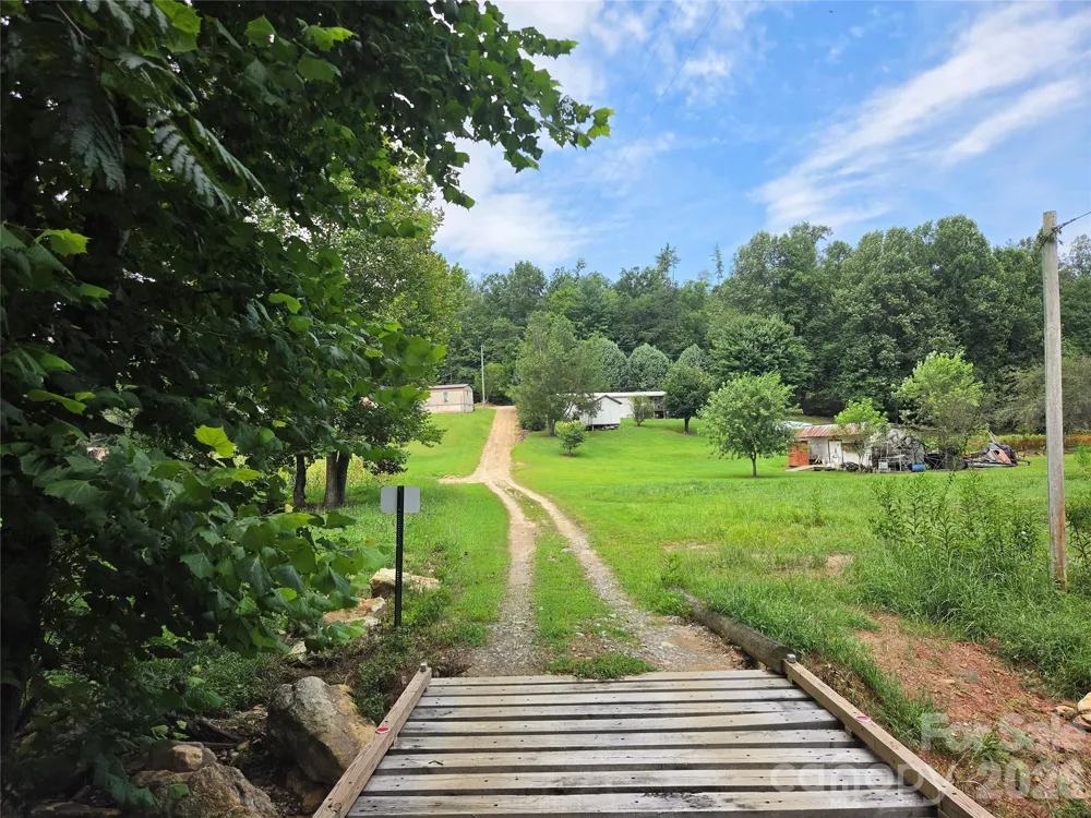6059 Mount Zion Road Ferguson, NC 28624
