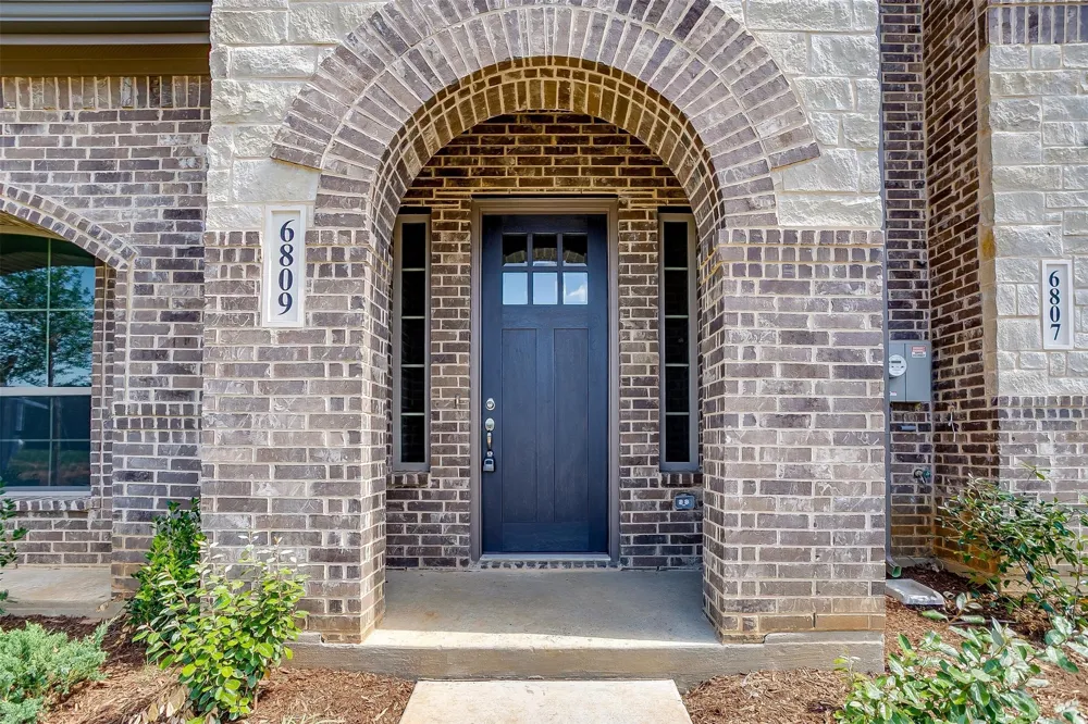 6912 Houndstooth Place Arlington, TX 76001