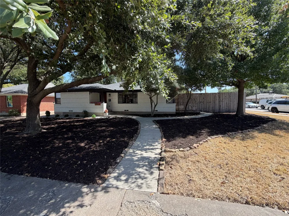 6404 E Lovers Lane Dallas, TX 75214