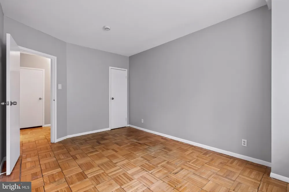 4200 CATHEDRAL AVENUE NW #111 Washington, DC 20016