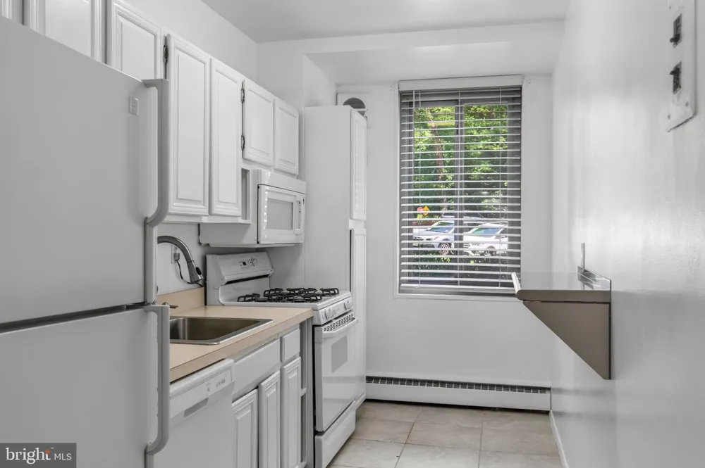 4200 CATHEDRAL AVENUE NW #111 Washington, DC 20016