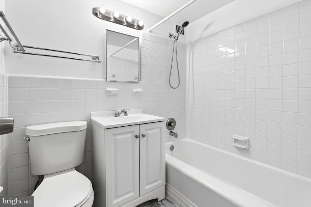 4200 CATHEDRAL AVENUE NW #111 Washington, DC 20016