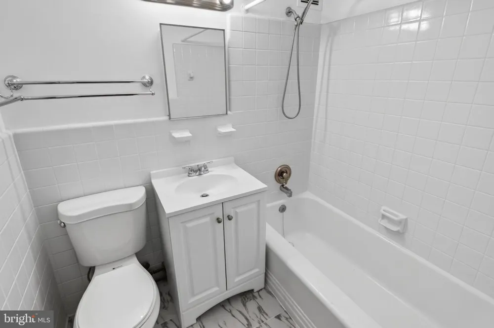 4200 CATHEDRAL AVENUE NW #111 Washington, DC 20016