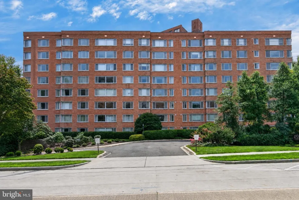 4200 CATHEDRAL AVENUE NW #111 Washington, DC 20016
