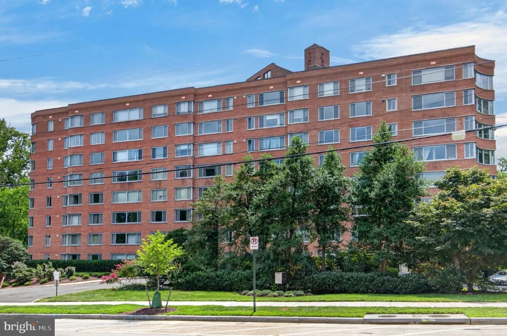 4200 CATHEDRAL AVENUE NW #111 Washington, DC 20016