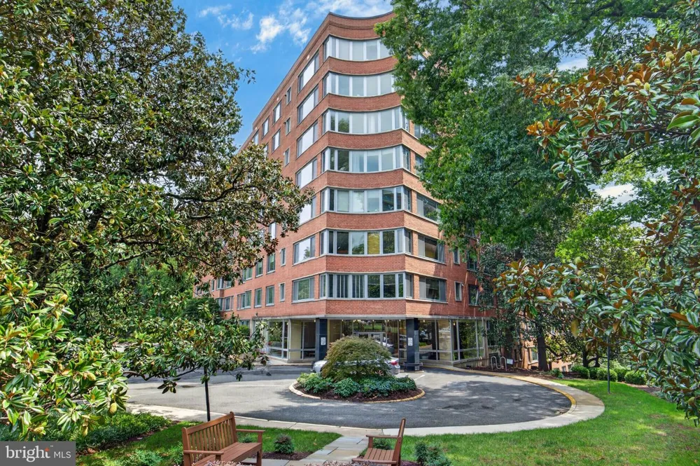 4200 CATHEDRAL AVENUE NW #111 Washington, DC 20016