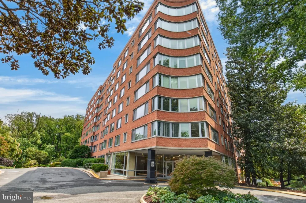 4200 CATHEDRAL AVENUE NW #111 Washington, DC 20016