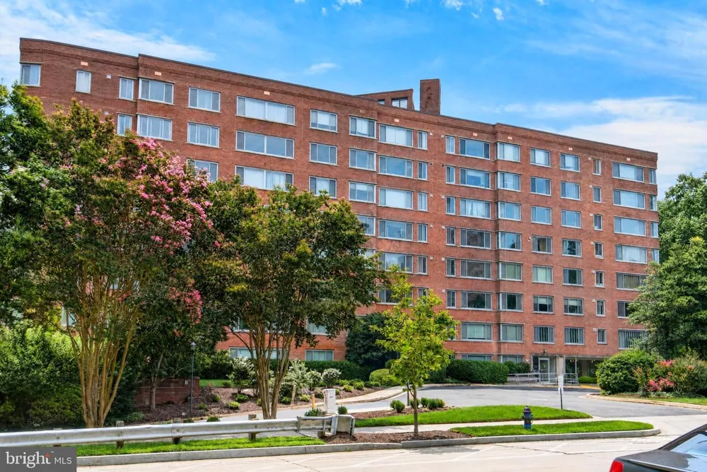 4200 CATHEDRAL AVENUE NW #111 Washington, DC 20016