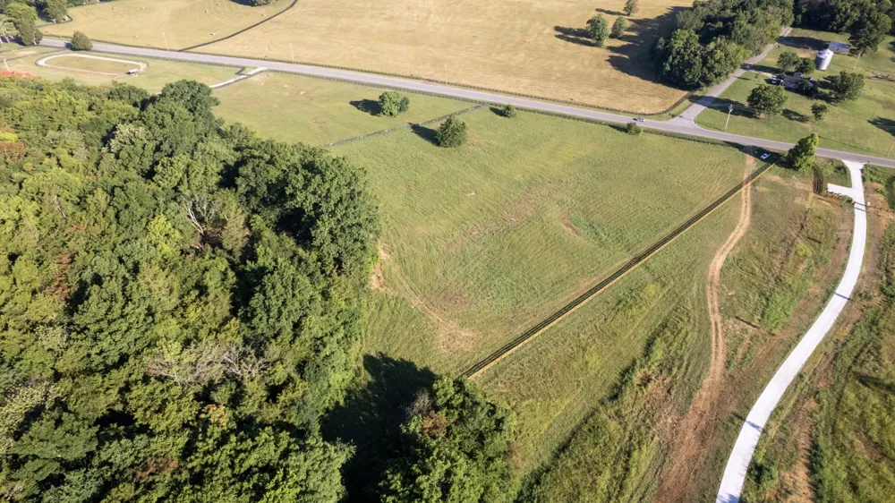 3076 Carters Creek Pk Franklin, TN 37064