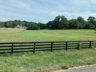 3076 Carters Creek Pk Franklin, TN 37064