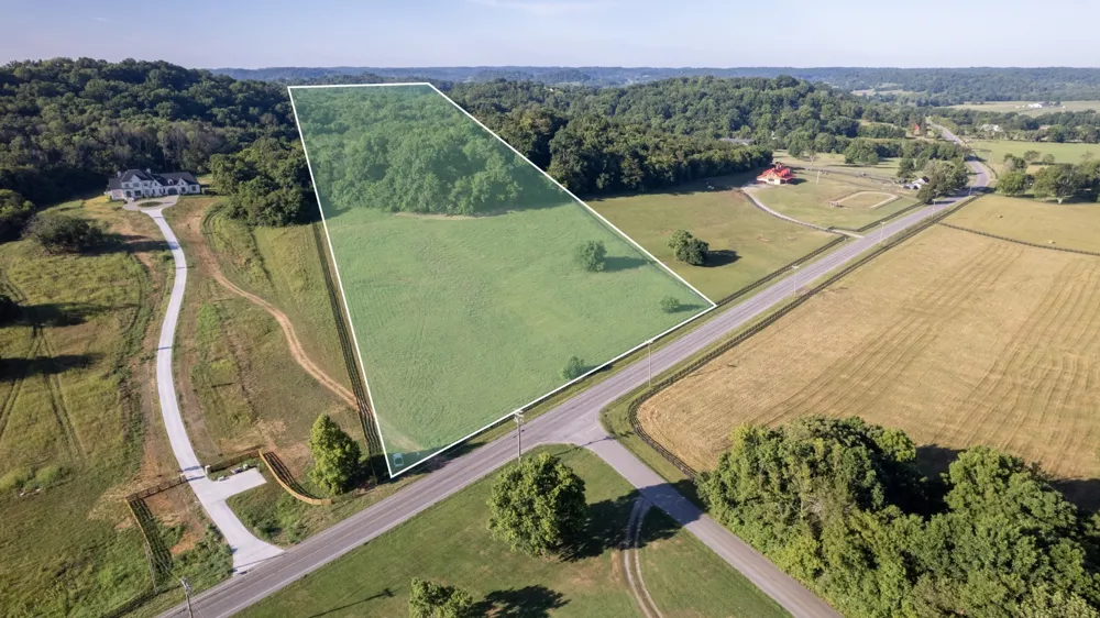 3076 Carters Creek Pk Franklin, TN 37064