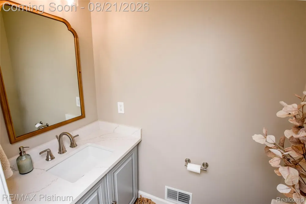 7650 Owosso Road Cohoctah Township, MI 48836