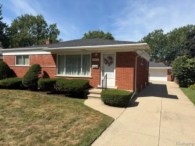 29515 Milton Avenue Madison Heights City, MI 48071