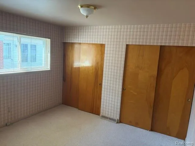 29515 Milton Avenue Madison Heights City, MI 48071