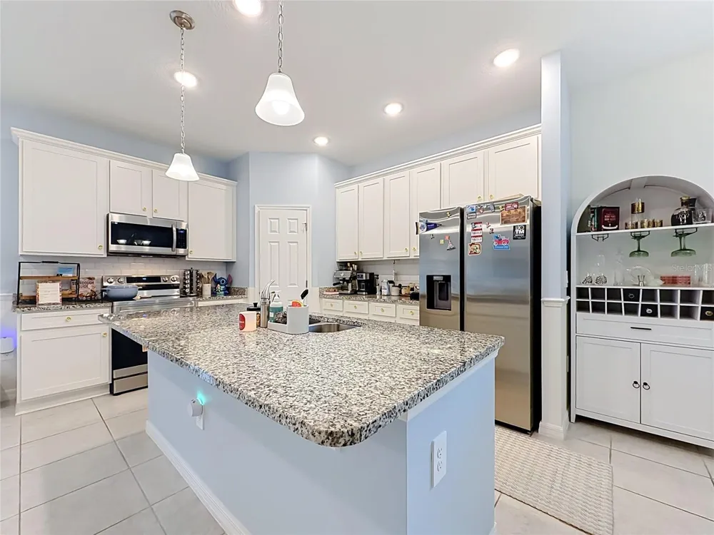 3947 MAYHILL LOOP Eustis, FL 32736