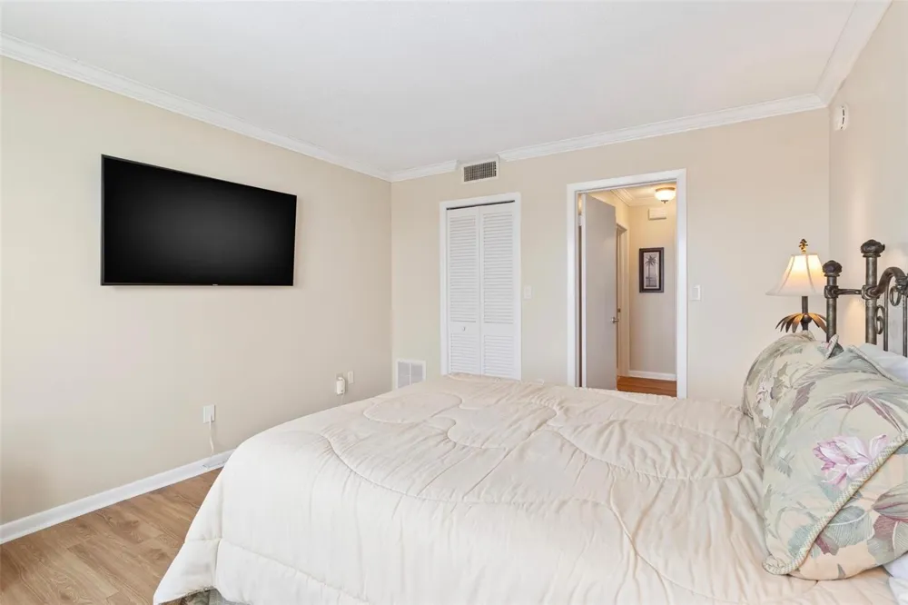 5220 BRITTANY DRIVE S #1309 St Petersburg, FL 33715