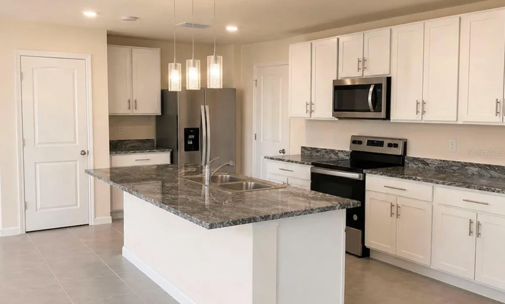 35348 SPRUCE KNOB COURT Dade City, FL 33525